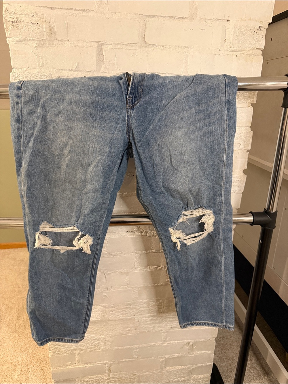 American Eagle Women’s Distressed Jeans